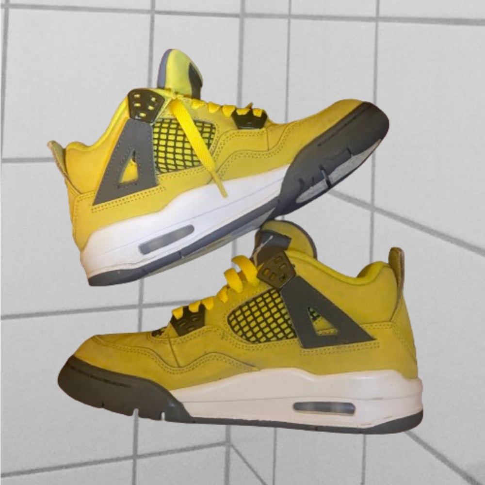 Nike Air Jordan 4 Retro Lightning Size 4Y
